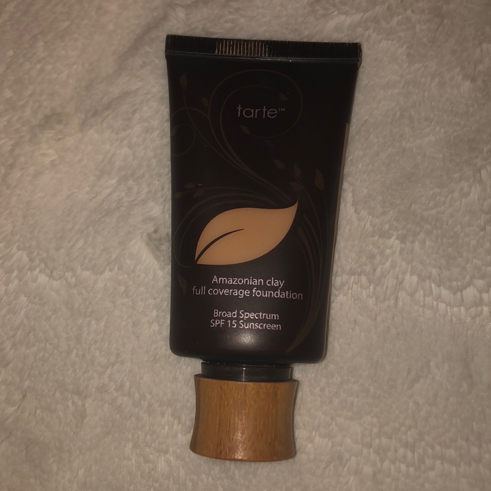Tarte Amazonian clay foundation